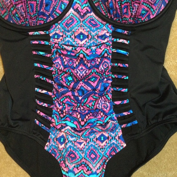 Swimsuits For All NWT Ruched Underwire One-Piece Swimsuit, 18 - Picture 4 of 10